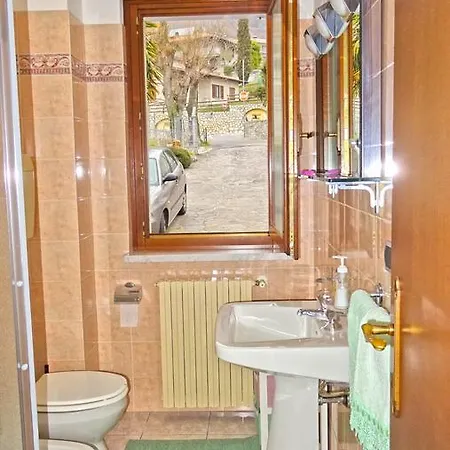 Casa Rosalia Cozy By Gardadomsumea * Pieve (Lombardy)
