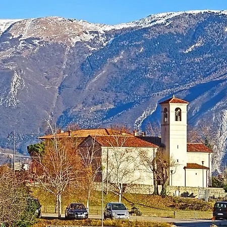 Casa Rosalia Cozy By Gardadomsumea * Pieve (Lombardy)