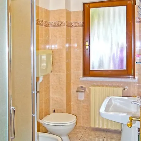 Casa Rosalia Cozy By Gardadomsumea * Pieve (Lombardy)